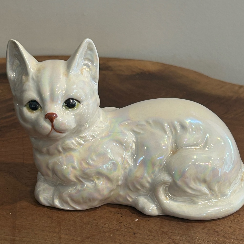 Enesco ceramic white cat figurine,Iridescent Finish, Green Eyes Lusterware